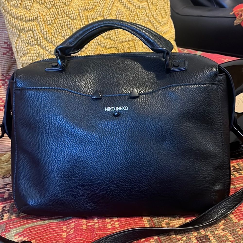 - Niko Ineko black leather bag